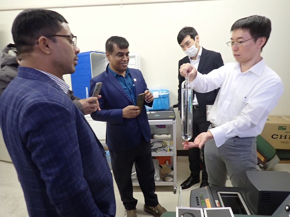 Technical viewing of calibration equipment